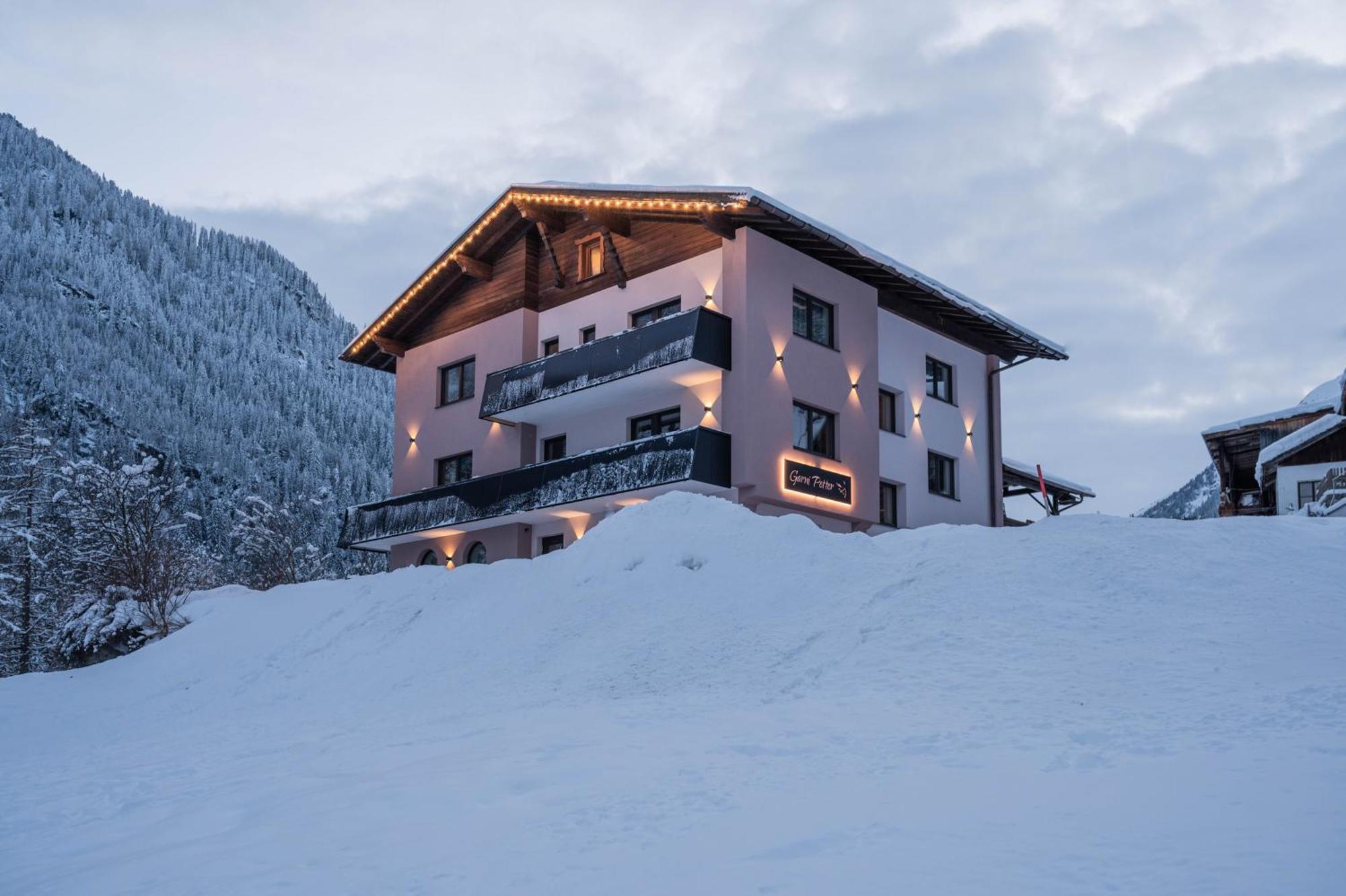 Garni Petter Hotel คัพเพิล ภายนอก รูปภาพ